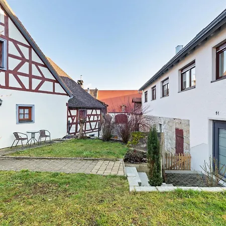 Modern In Franconian Switzerland With View Of Castle Apartmán *